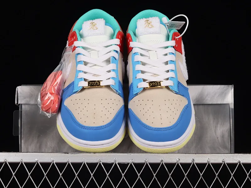 All Categories Nk SB Dunk Series Nk SB Dunk Low Low-top sneakers Cost-effective version Nk Dunk Low "Year of the Rabbit" Jingtu Year of the Rabbit limited edition SB low-top sports and leisure sneakers FD4203-111